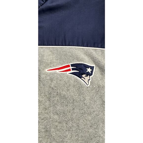 New England Patriots Vest Mens Medium Red Grey NFL Zip Up Reversible Fleece - Picture 10 of 16